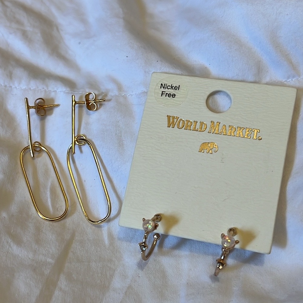 NEW 2 Pairs of Earrings